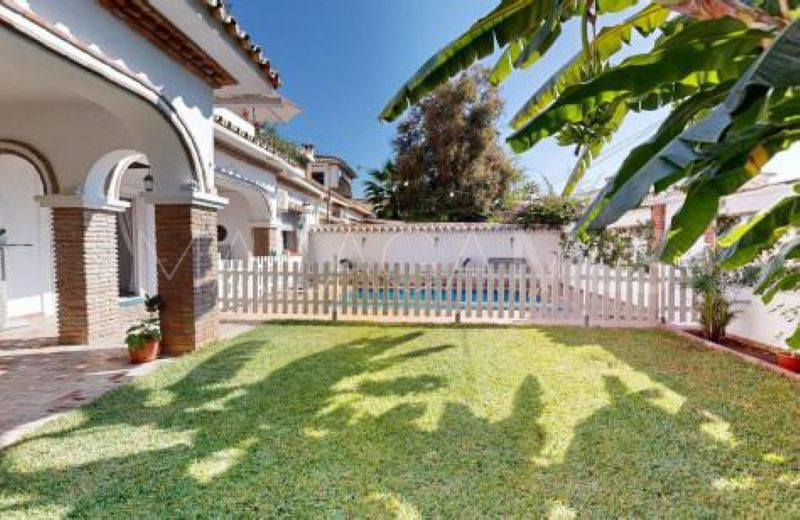 Buy semi detached house in Rio Verde Playa