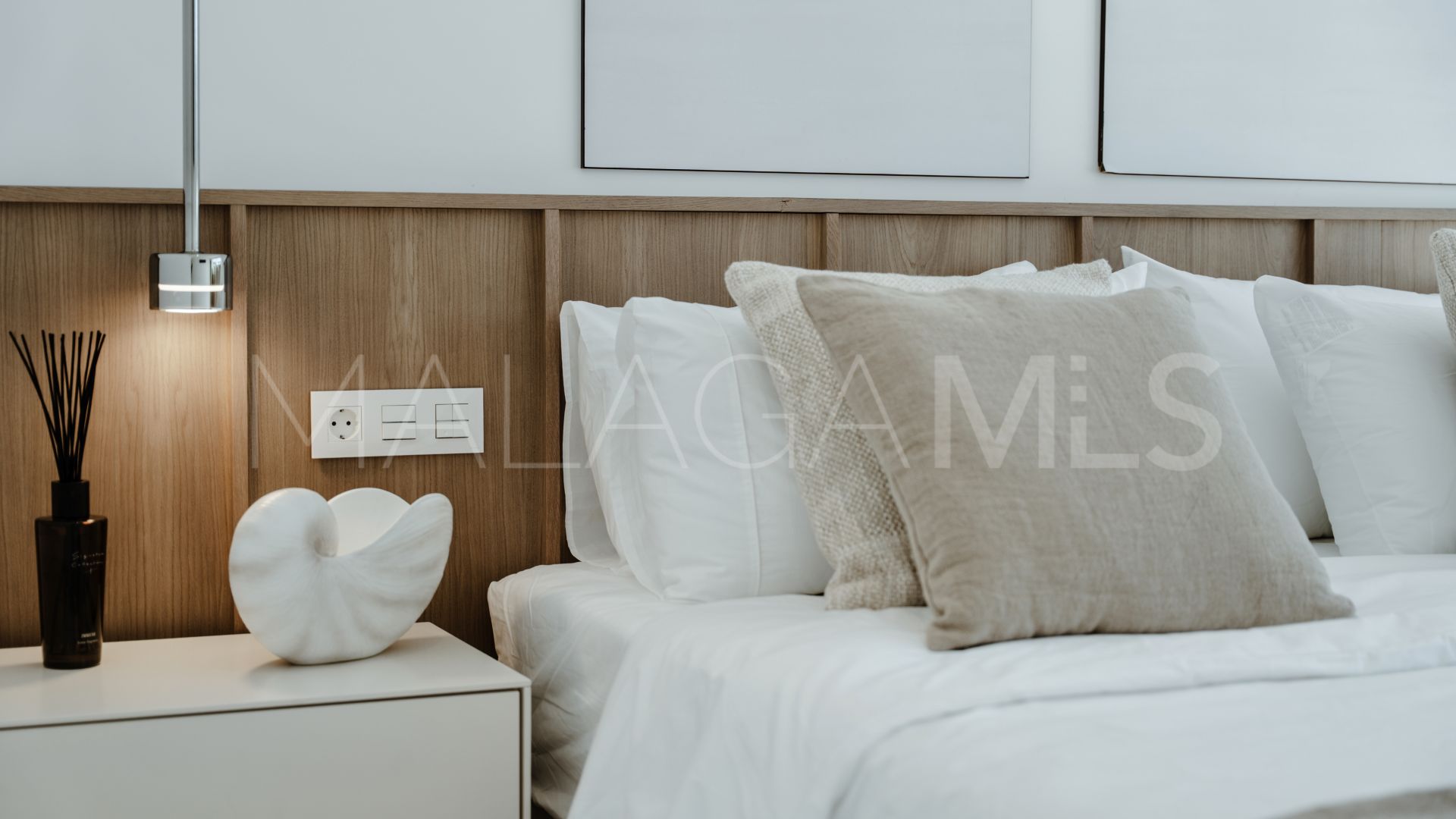Duplex penthouse for sale in Los Dragos