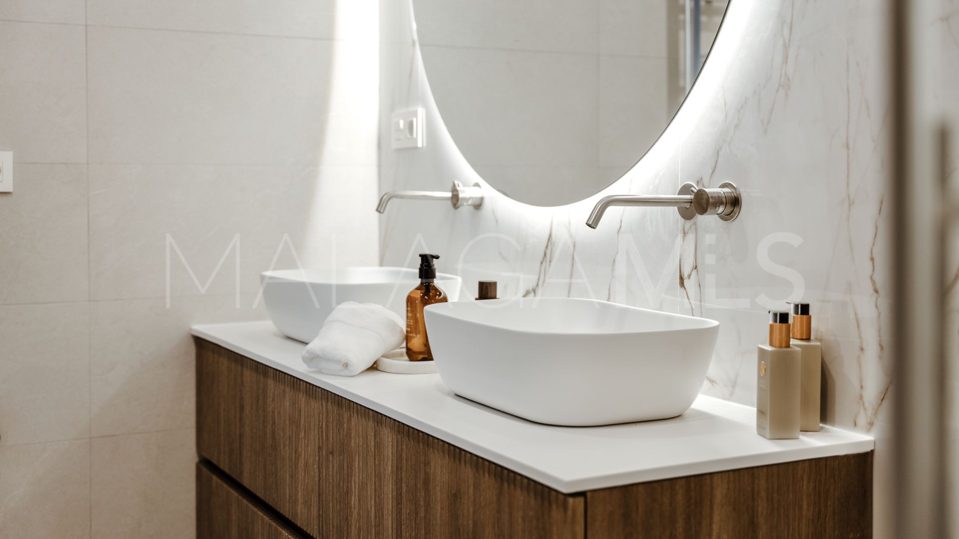 Duplex penthouse for sale in Los Dragos