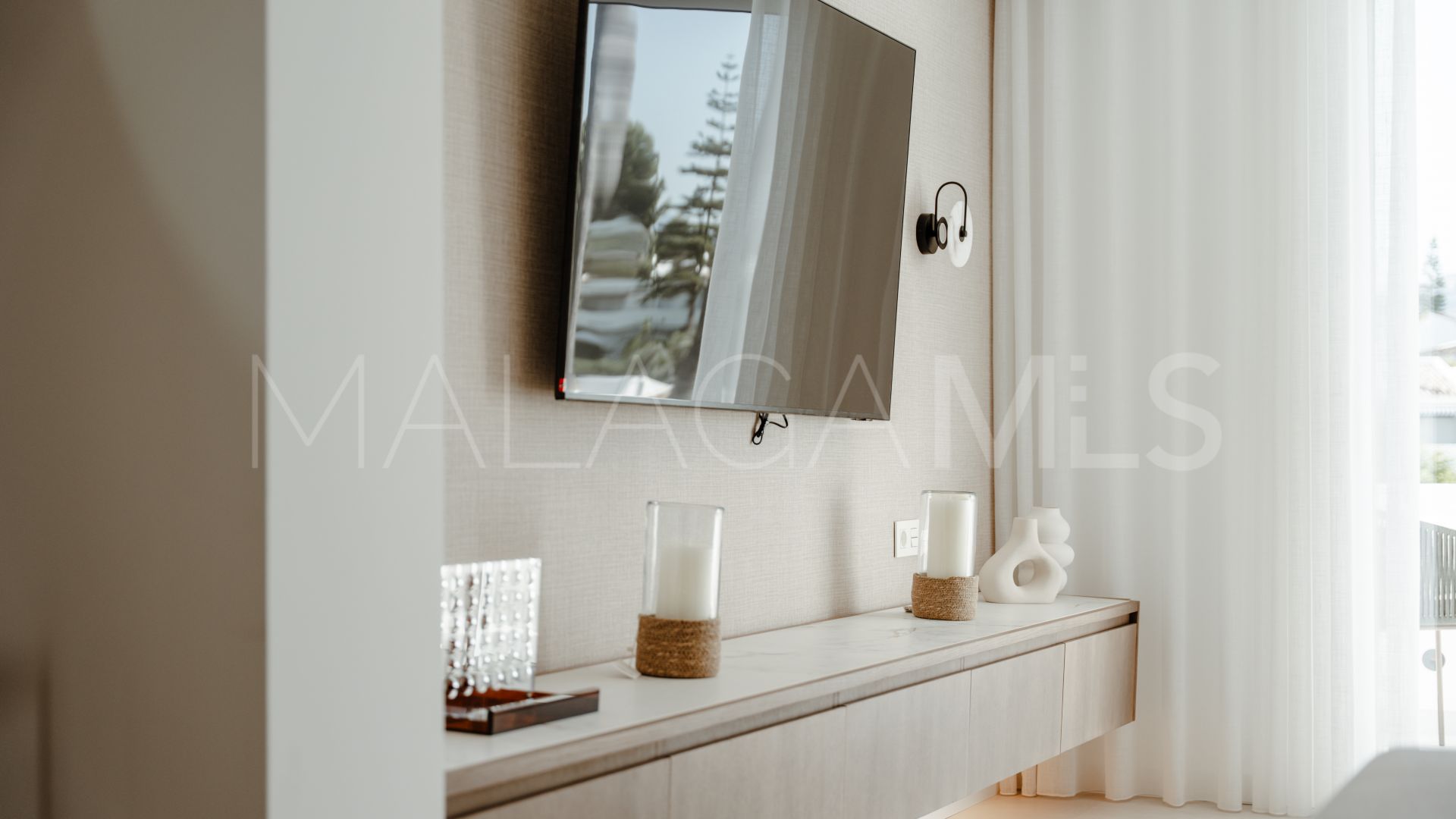 Duplex penthouse for sale in Los Dragos