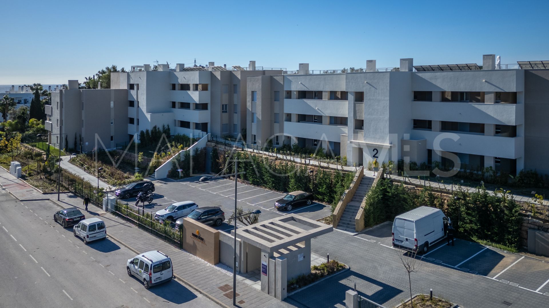 Duplex penthouse for sale in Estepona Golf with 2 bedrooms