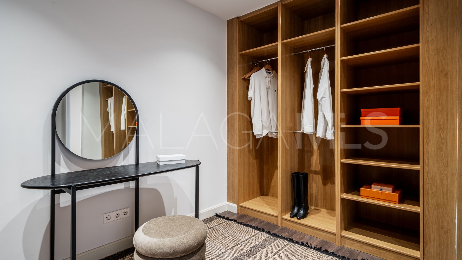 Villa for sale in Selwo