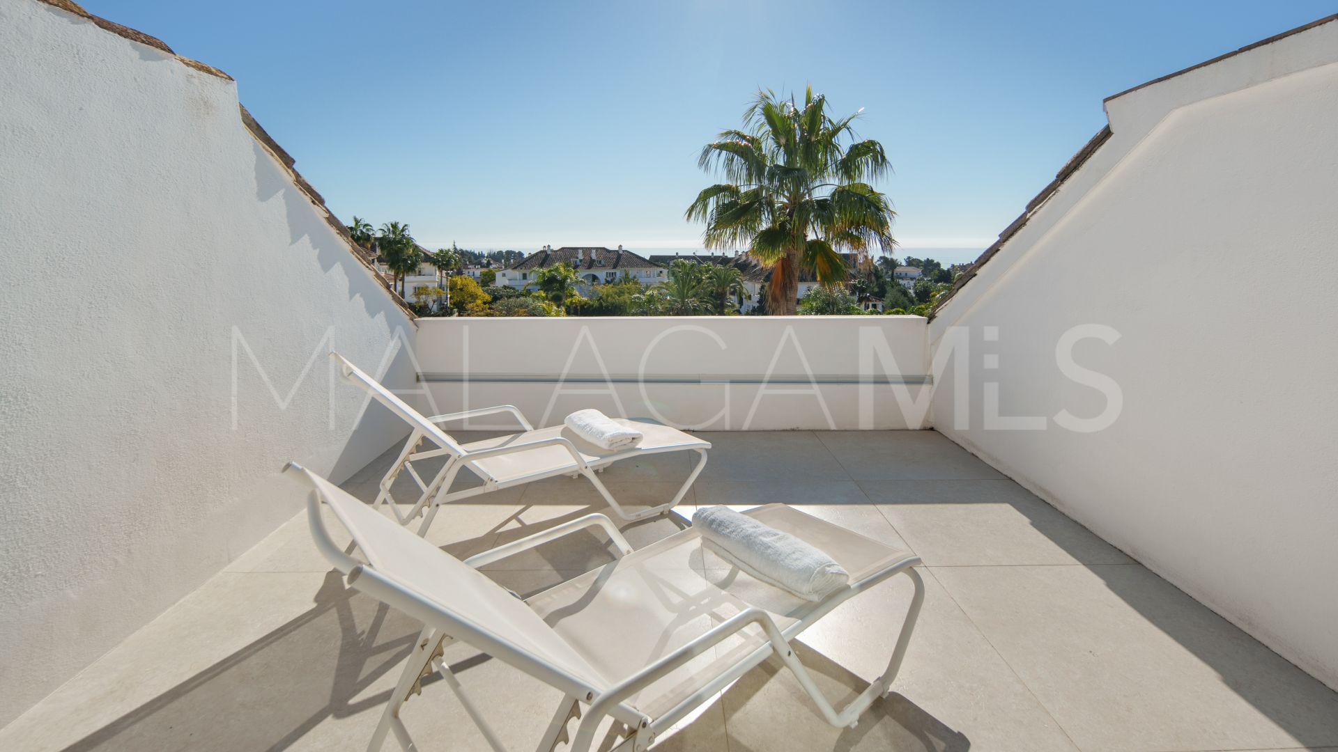 For sale duplex penthouse with 3 bedrooms in Monte Paraiso