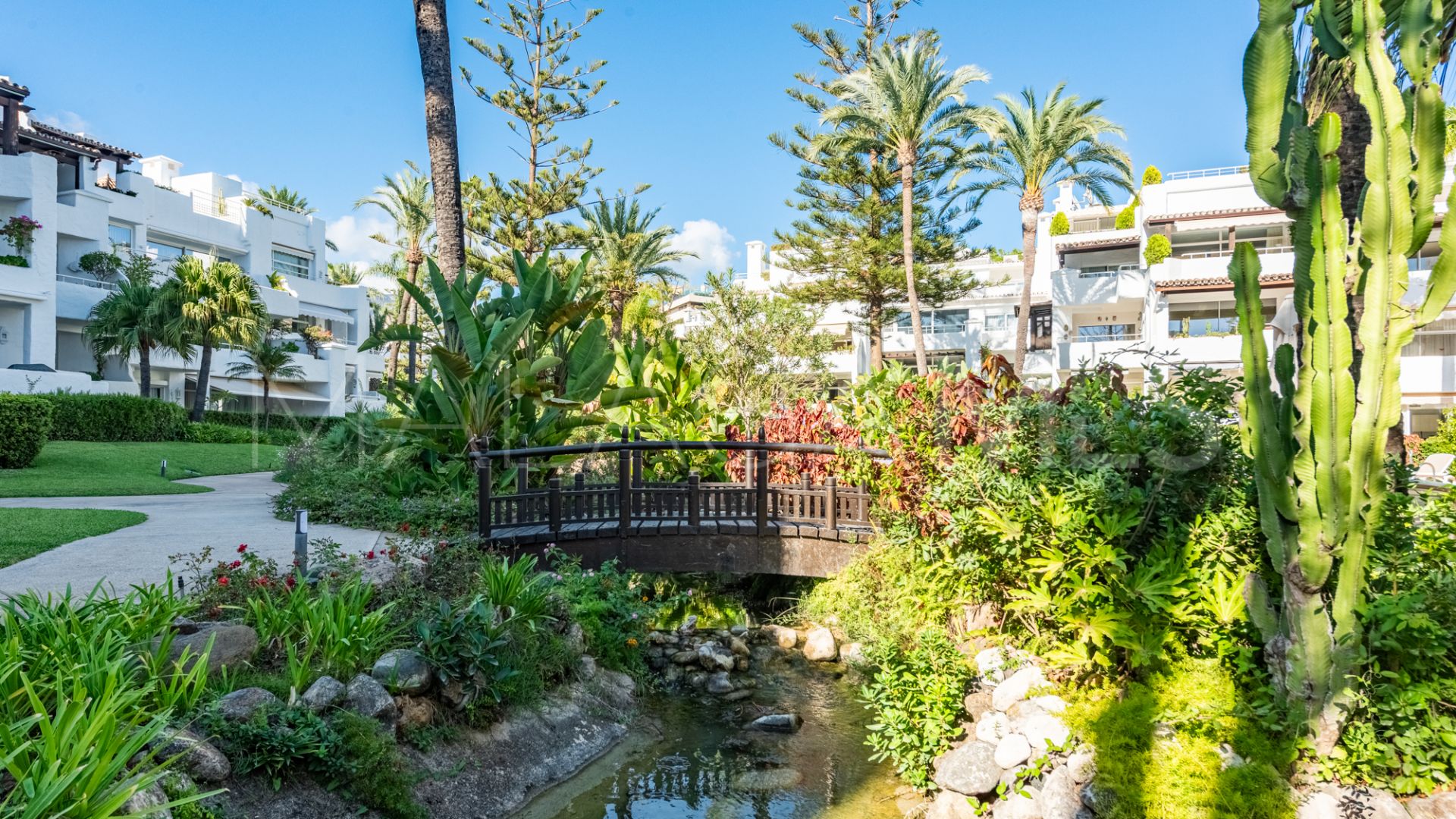 Markplanslägenhet for sale in Alhambra del Mar