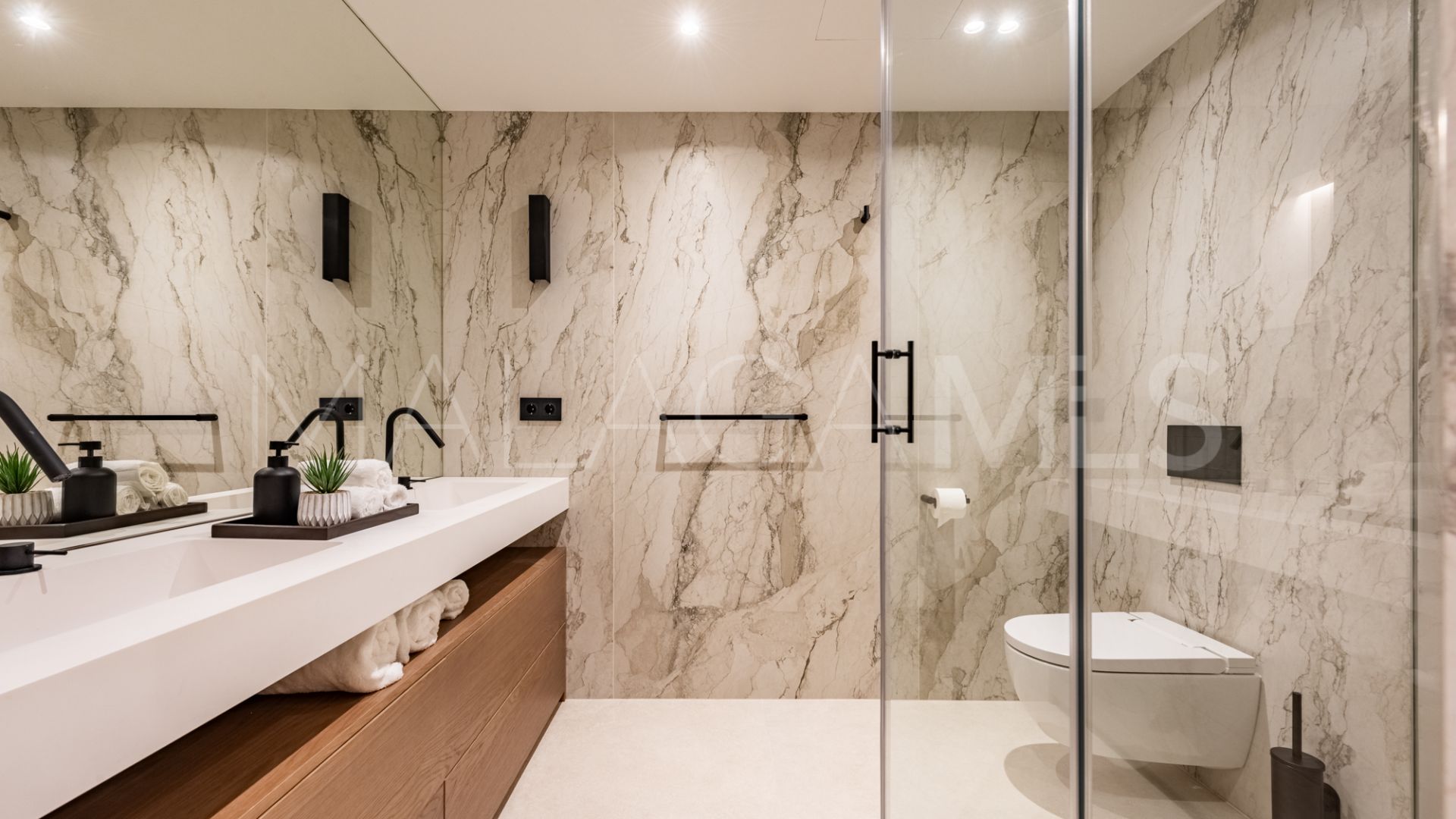 Markplanslägenhet for sale in Alhambra del Mar