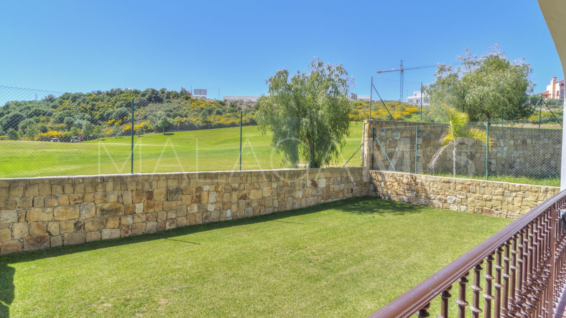 Parvilla for sale in Azata Golf