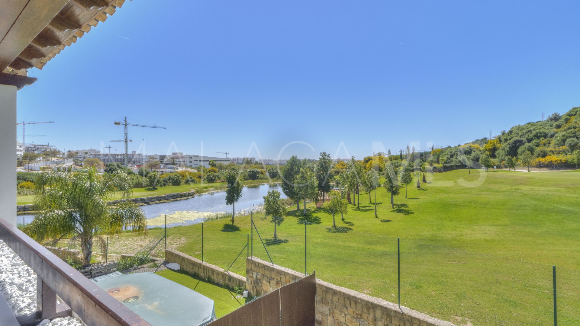 Parvilla for sale in Azata Golf