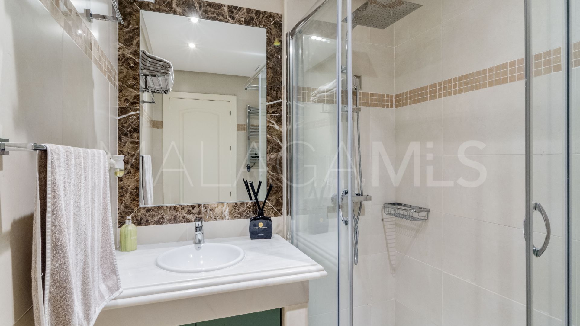 Parvilla for sale in Azata Golf