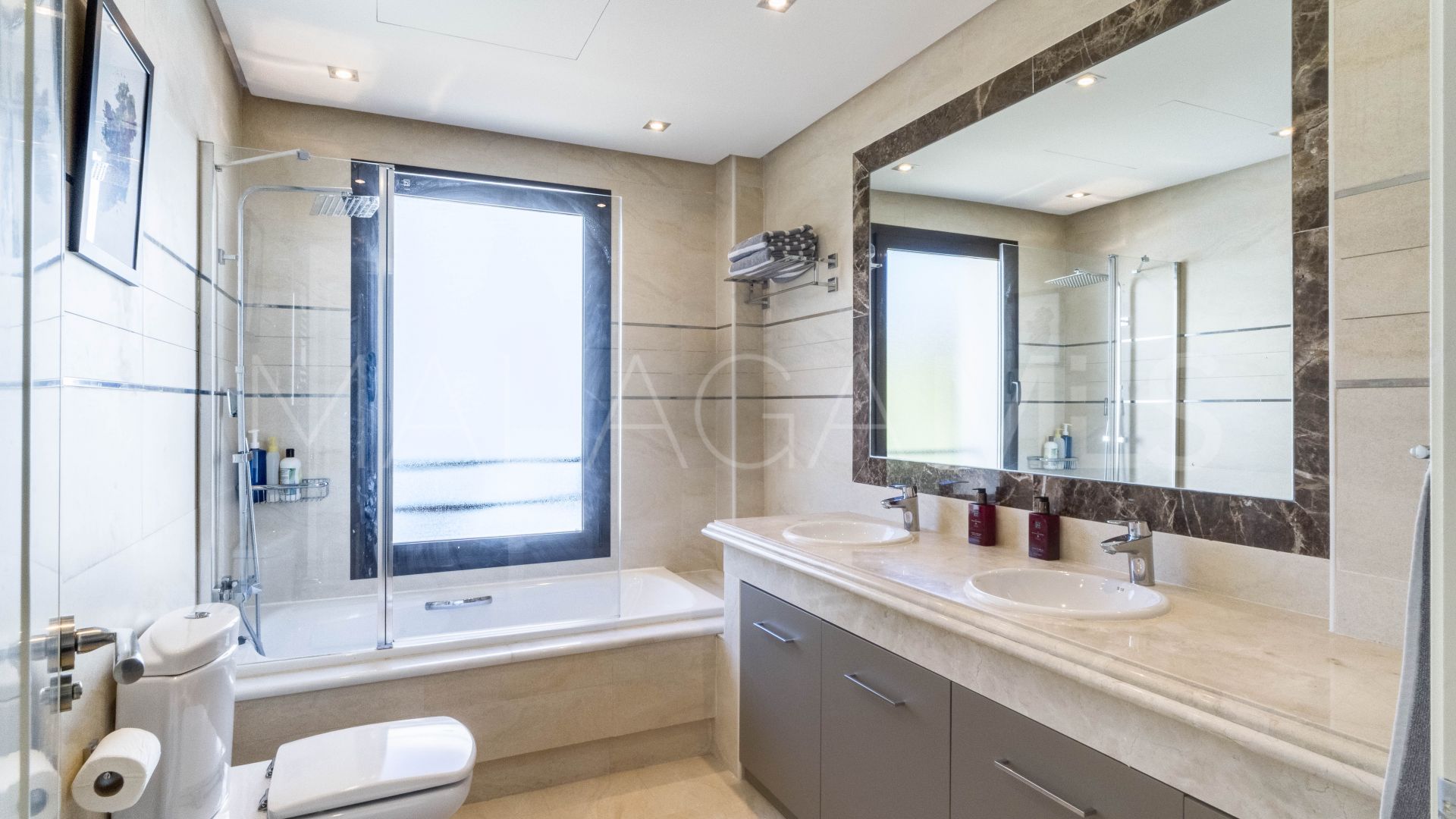 Parvilla for sale in Azata Golf