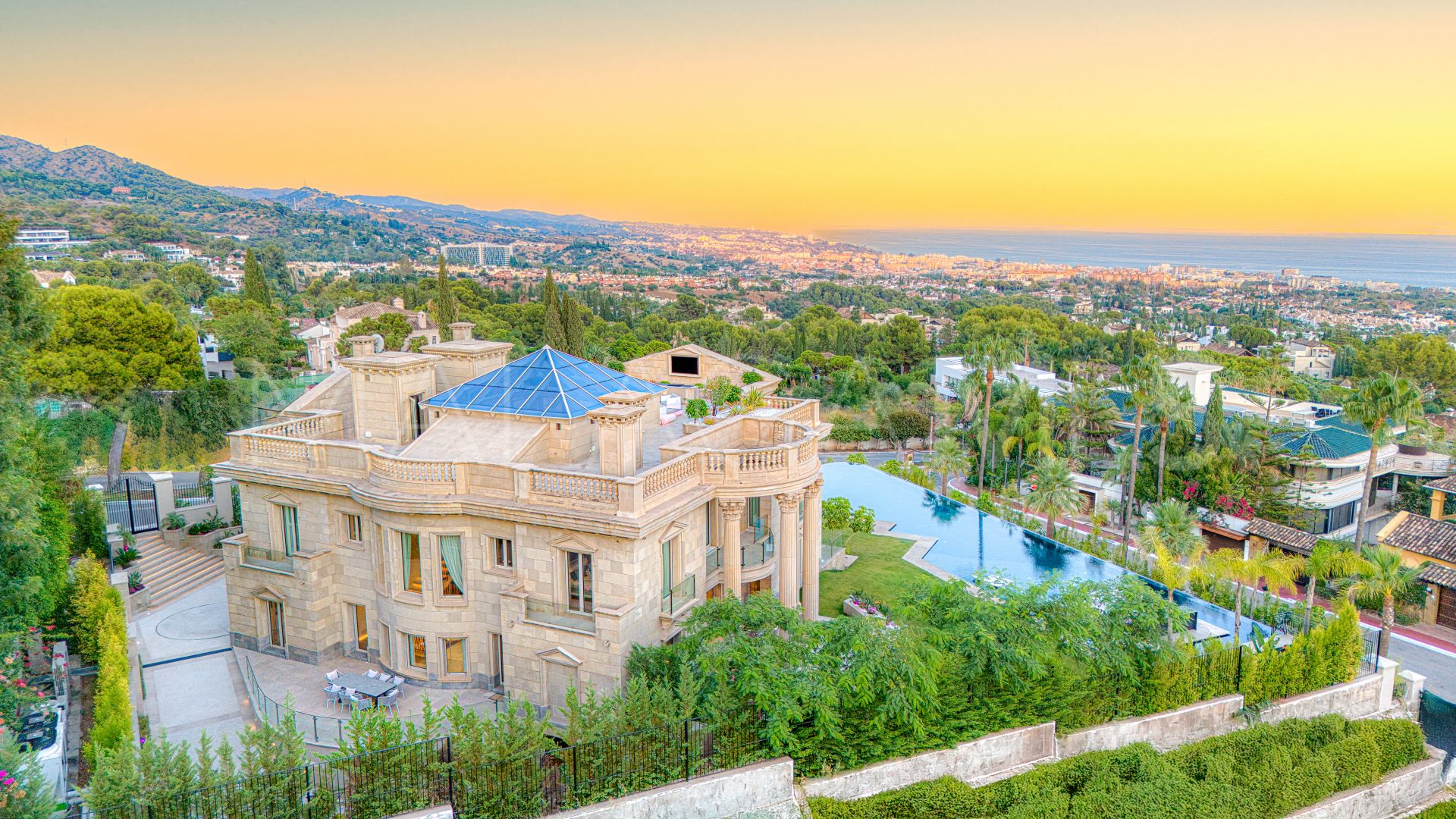 Villa for sale in Sierra Blanca