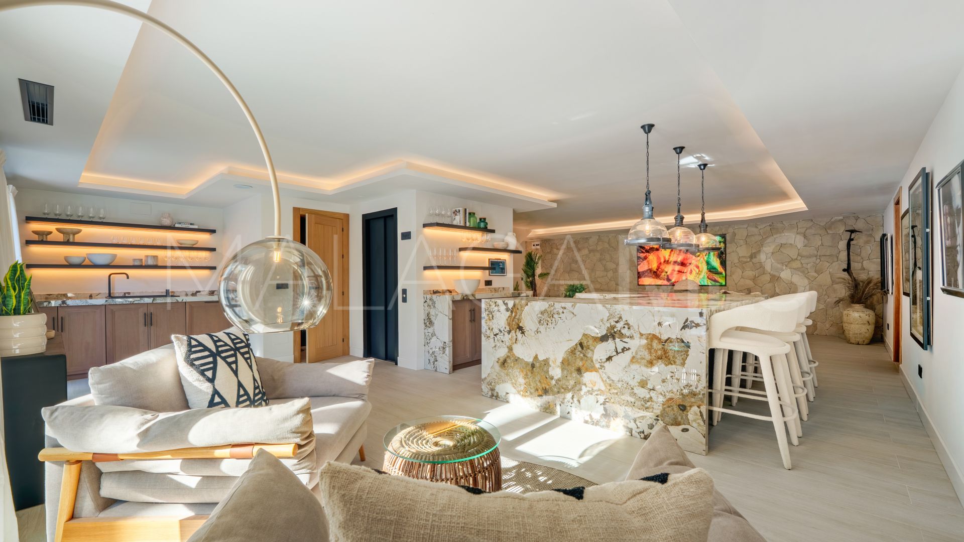 6 bedrooms villa in Nueva Andalucia for sale