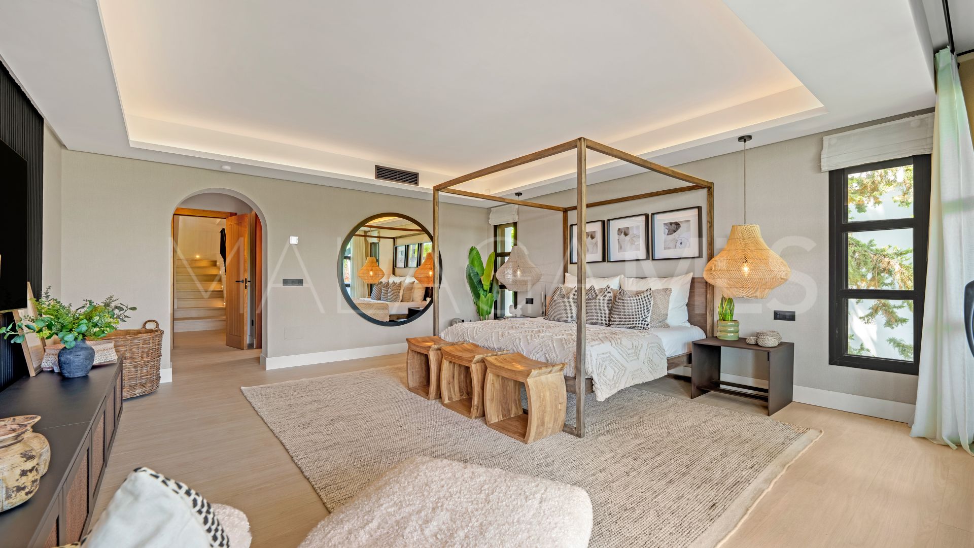 6 bedrooms villa in Nueva Andalucia for sale