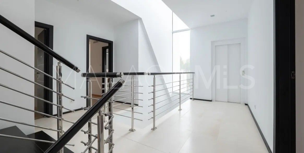 Parvilla for sale in Meisho Hills