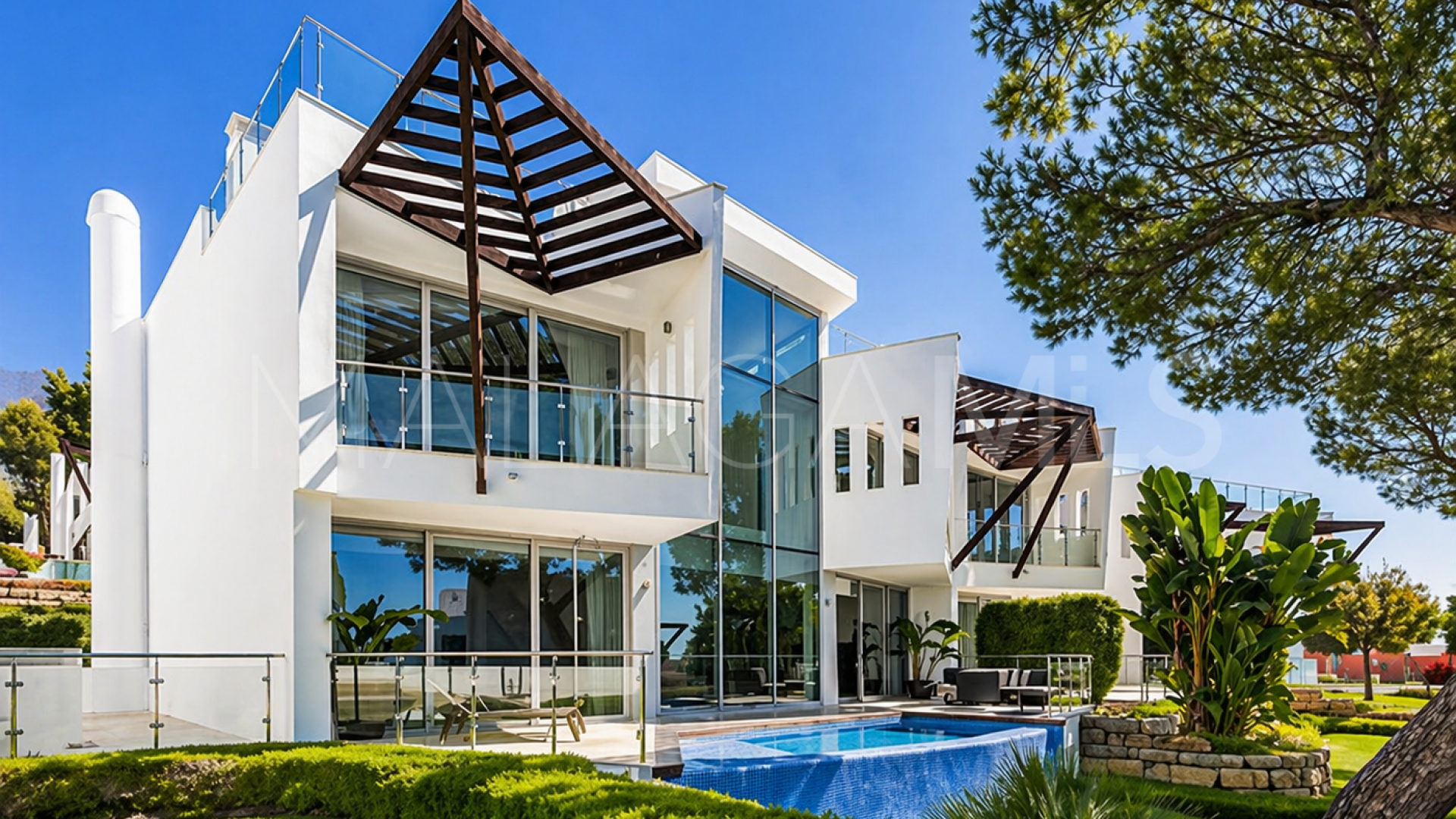 For sale Meisho Hills 5 bedrooms semi detached villa