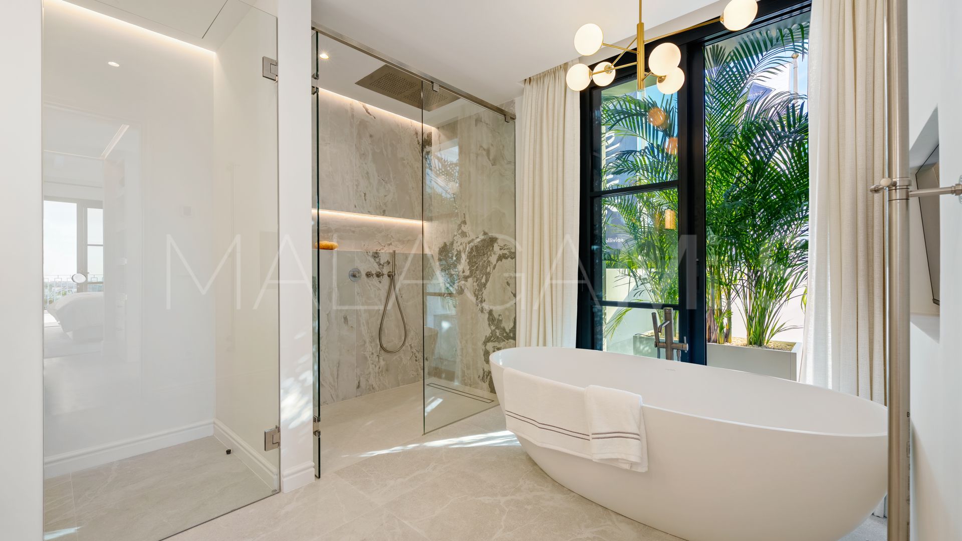 For sale villa in La Quinta with 5 bedrooms