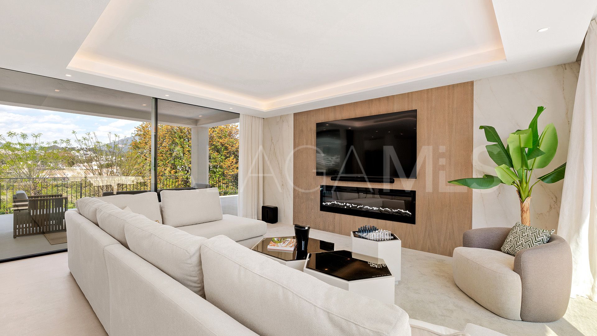 Villa for sale in Las Brisas