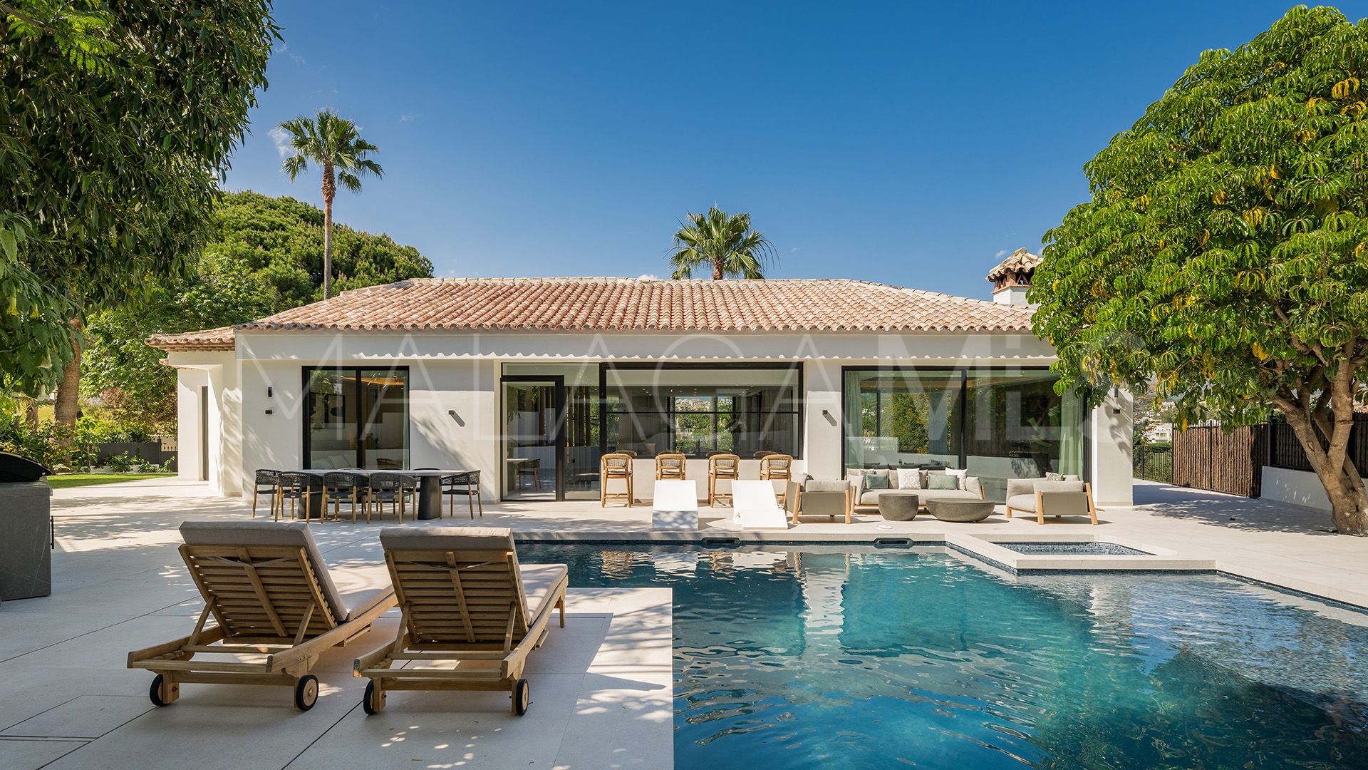 Villa for sale in Las Brisas