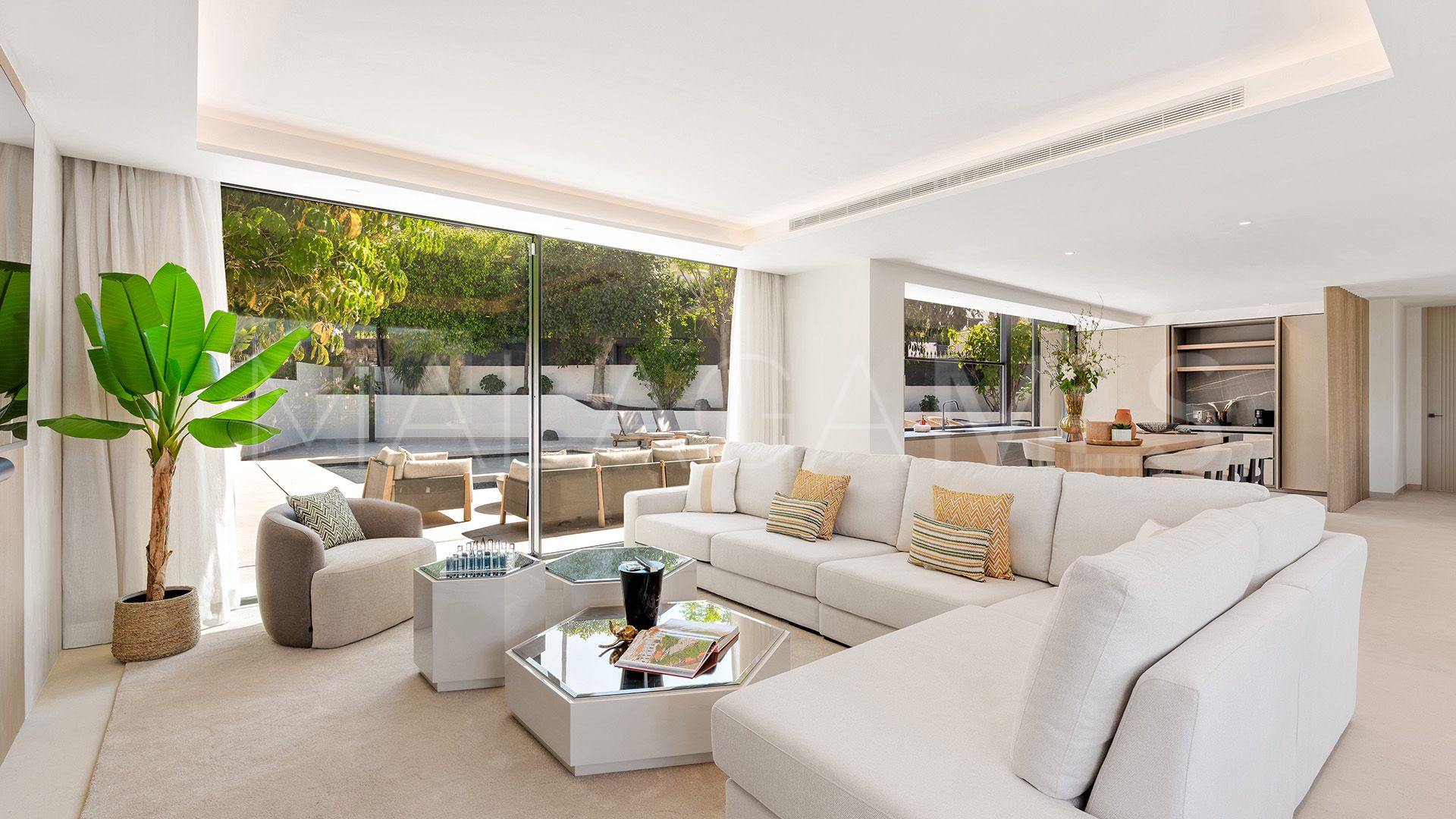 Villa for sale in Las Brisas