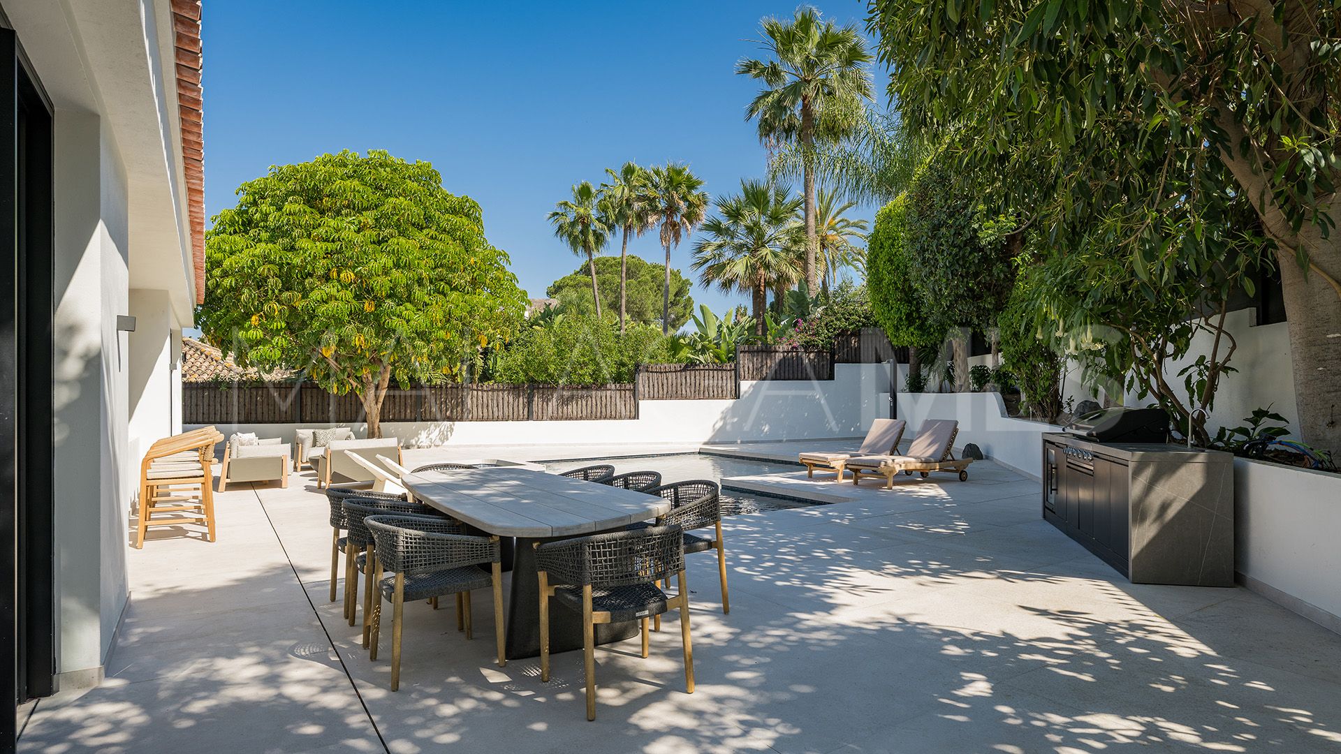 Villa for sale in Las Brisas