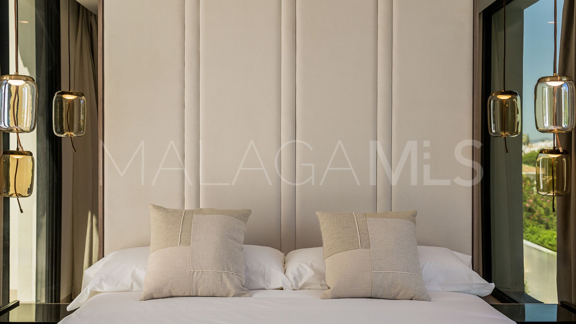 Villa for sale in Las Brisas