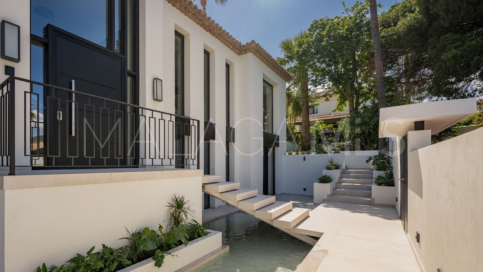 Villa for sale in Las Brisas