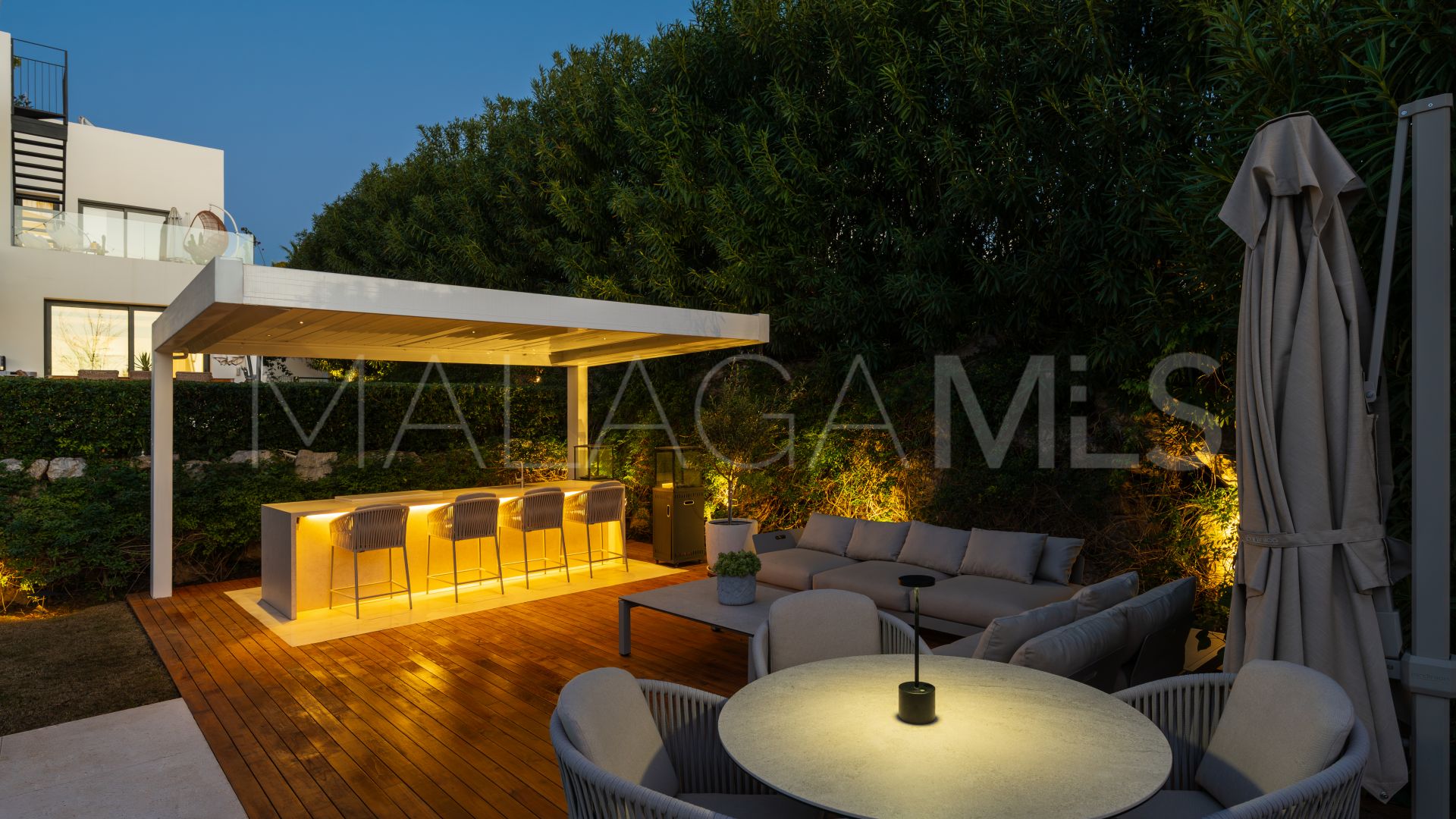 Villa for sale in Los Olivos with 6 bedrooms