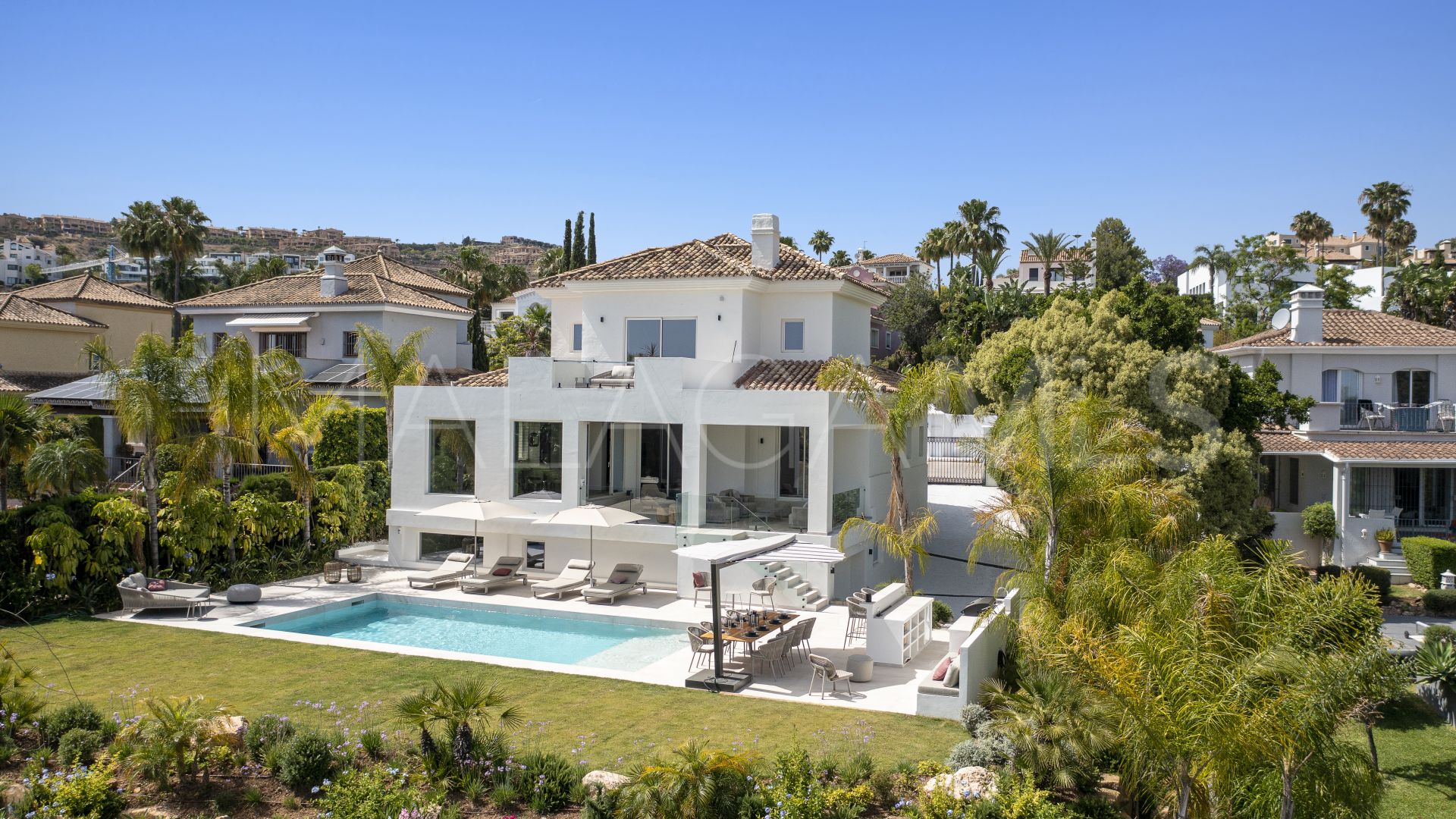 Villa for sale in Atalaya Golf