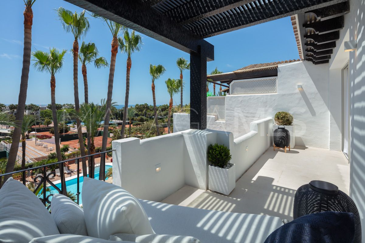 Duplex penthouse for sale in Marbella Golden Mile