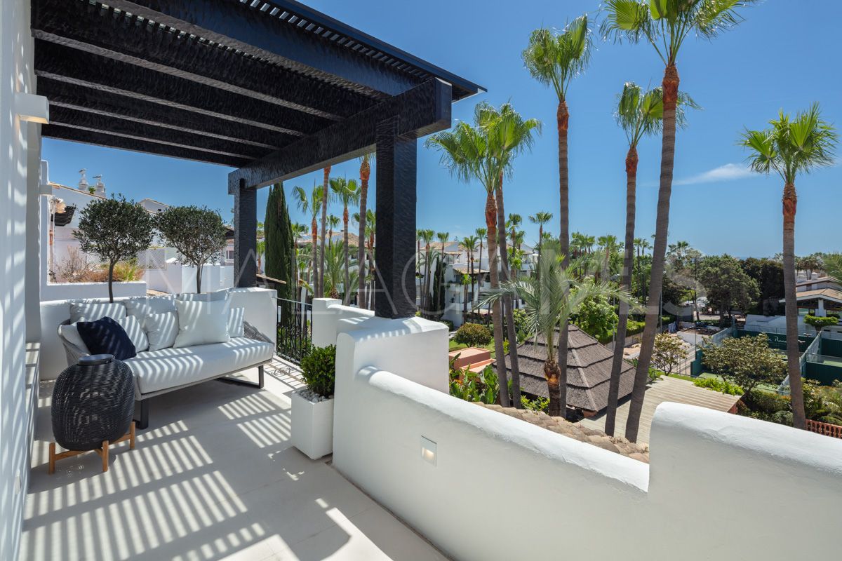 Duplex penthouse for sale in Marbella Golden Mile