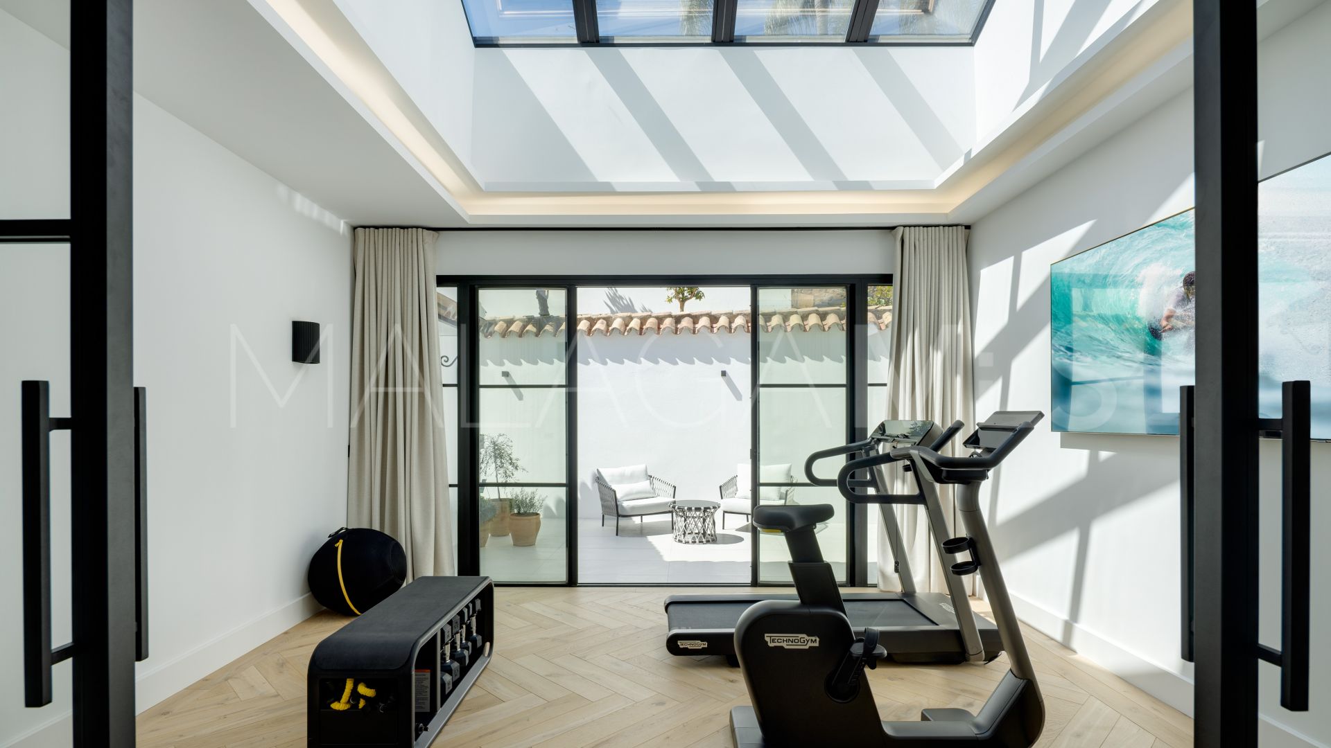 For sale villa with 5 bedrooms in El Herrojo