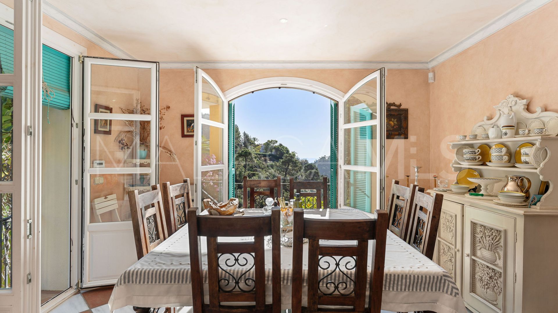 For sale villa with 4 bedrooms in El Madroñal
