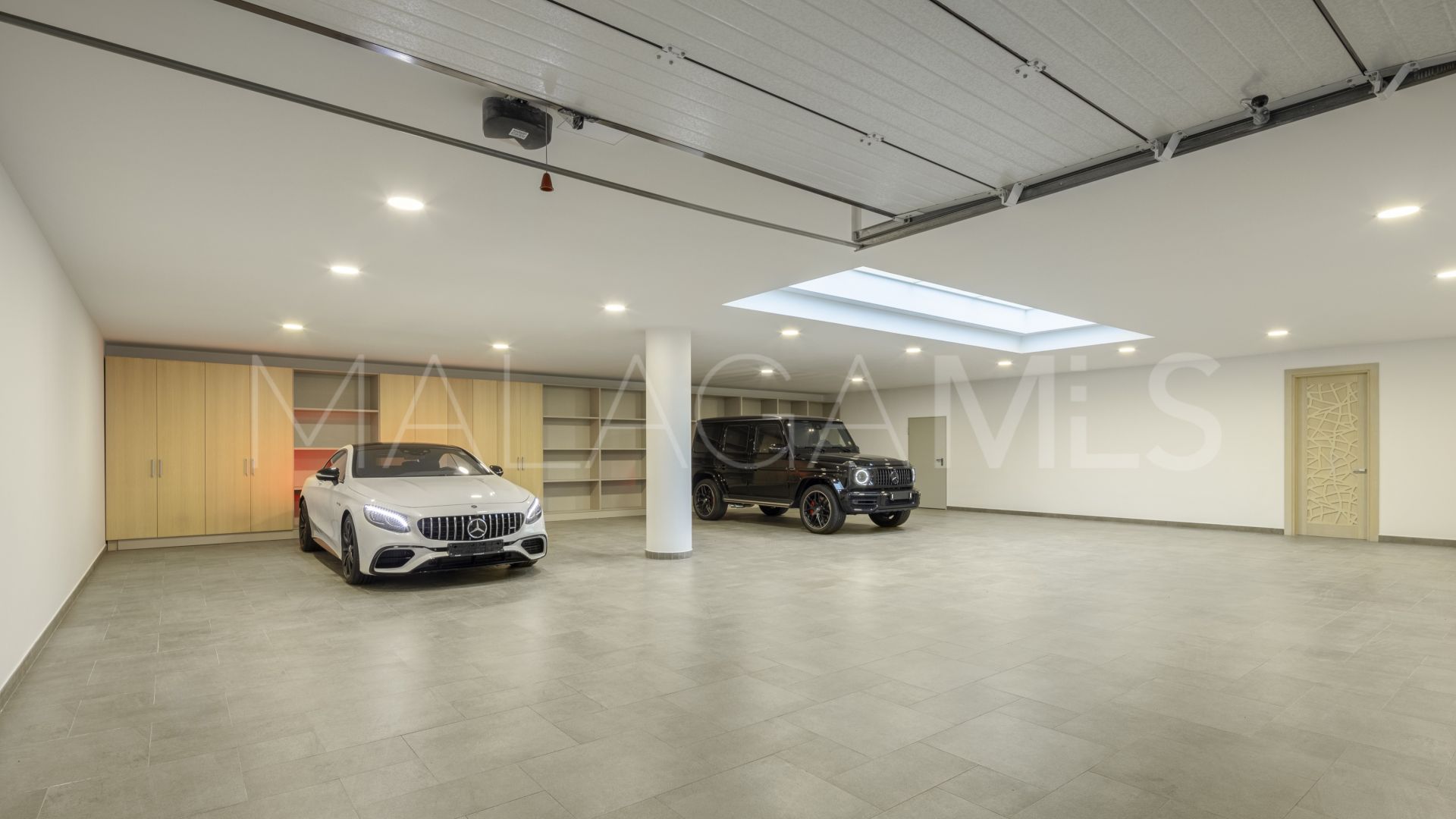 5 bedrooms villa in Nueva Andalucia for sale