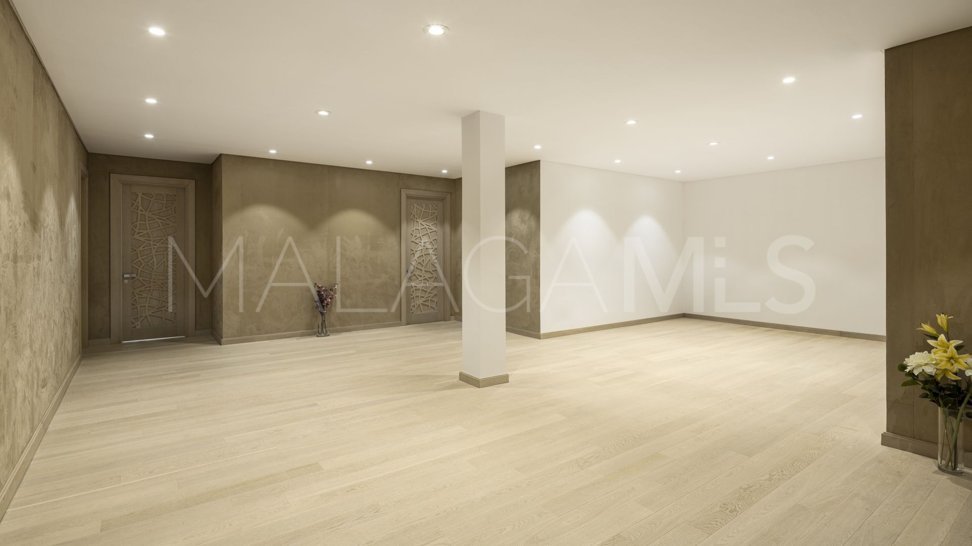 5 bedrooms villa in Nueva Andalucia for sale