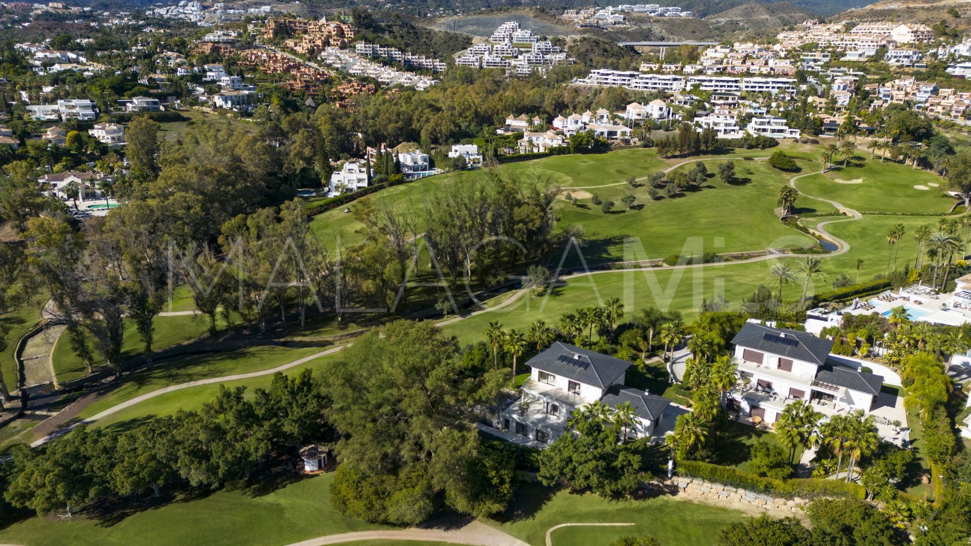 5 bedrooms villa in Nueva Andalucia for sale