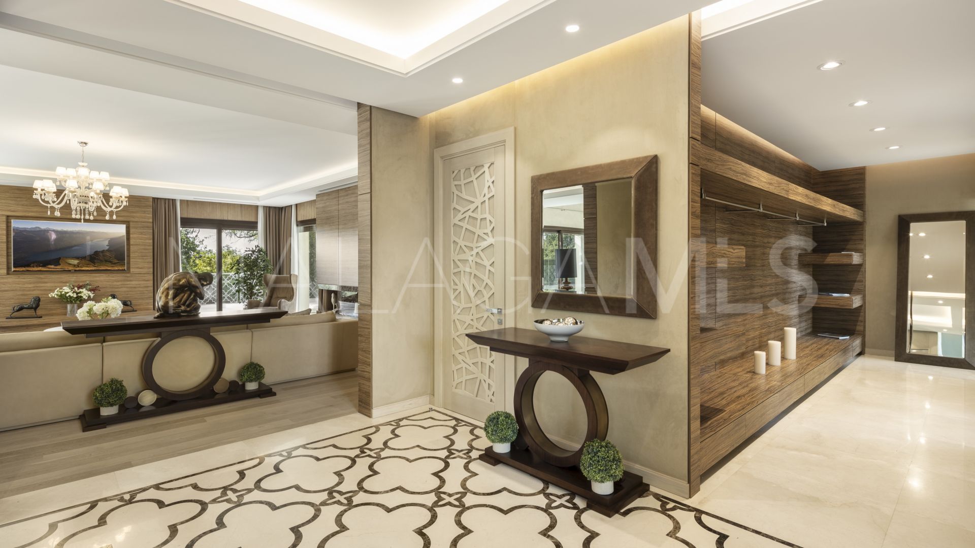 5 bedrooms villa in Nueva Andalucia for sale