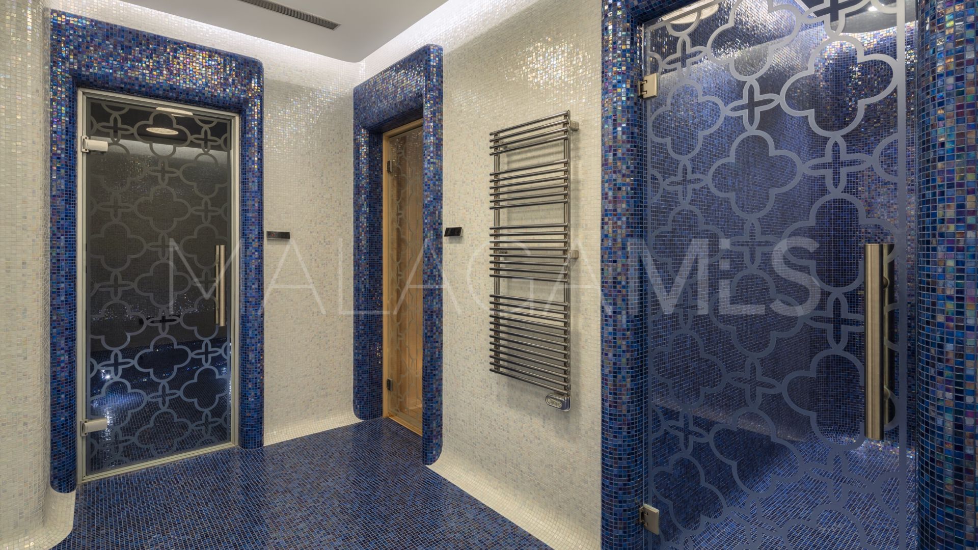 5 bedrooms villa in Nueva Andalucia for sale