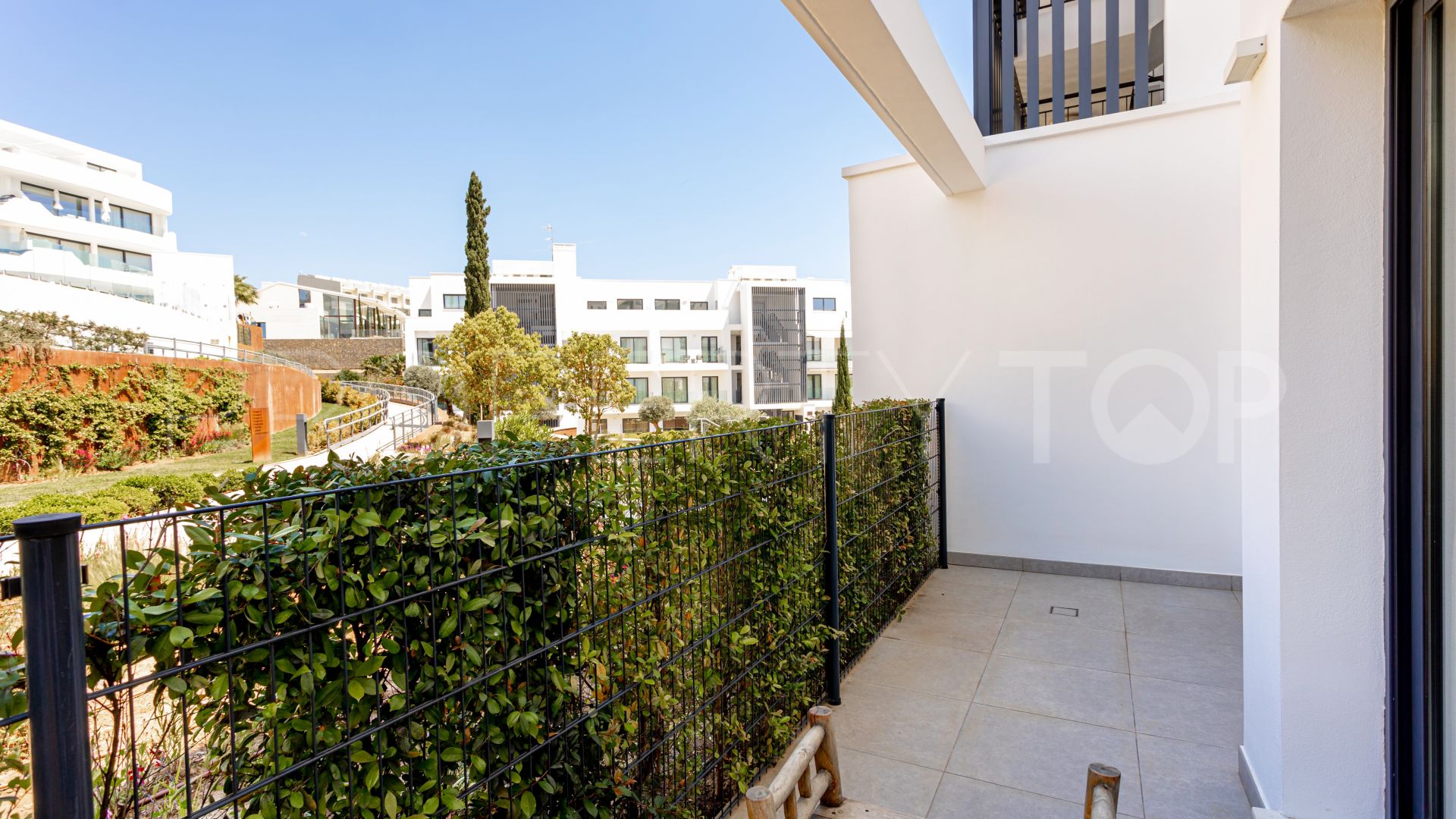 Ground floor apartment for sale in El Higueron