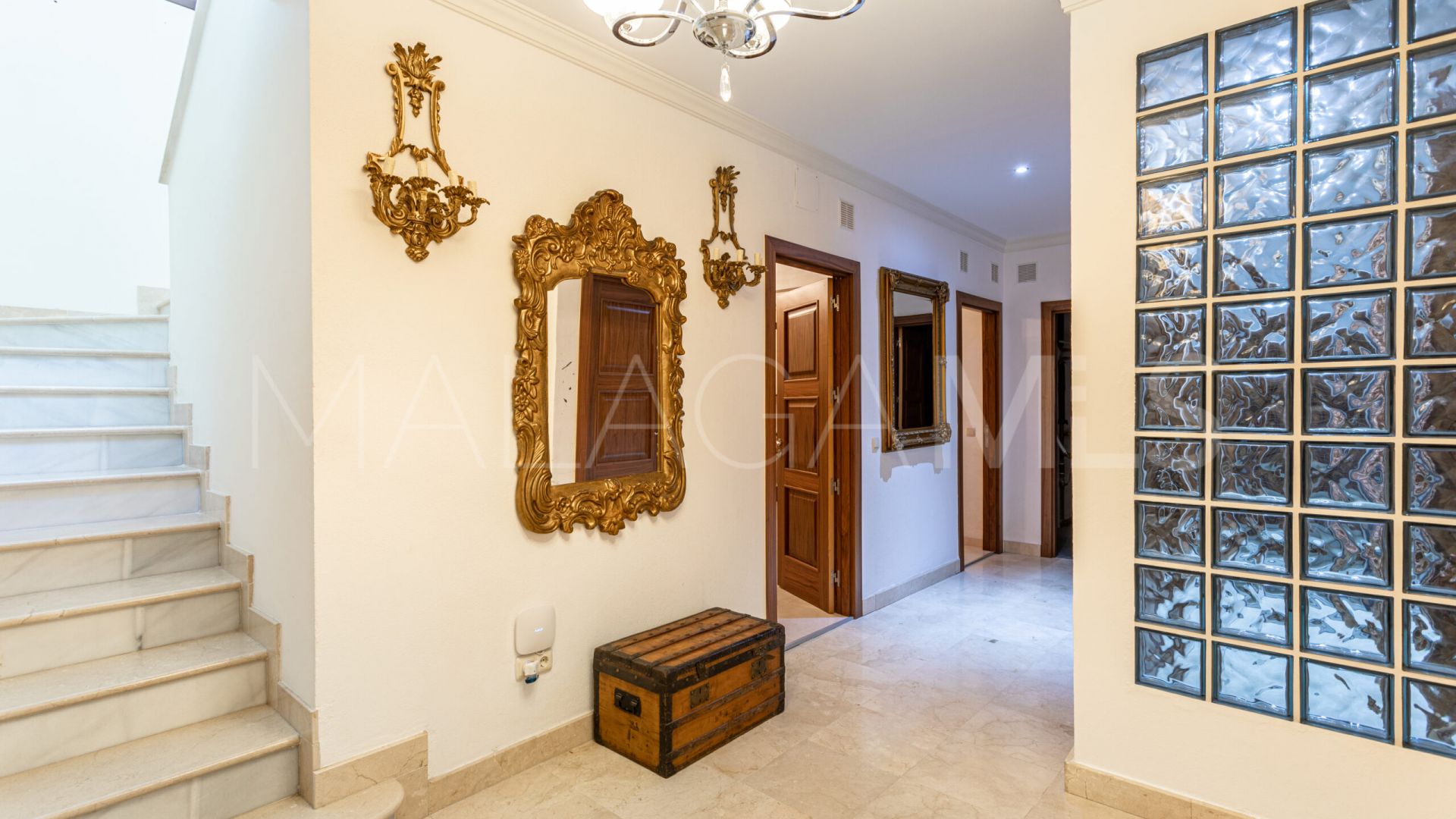 Nueva Andalucia villa for sale