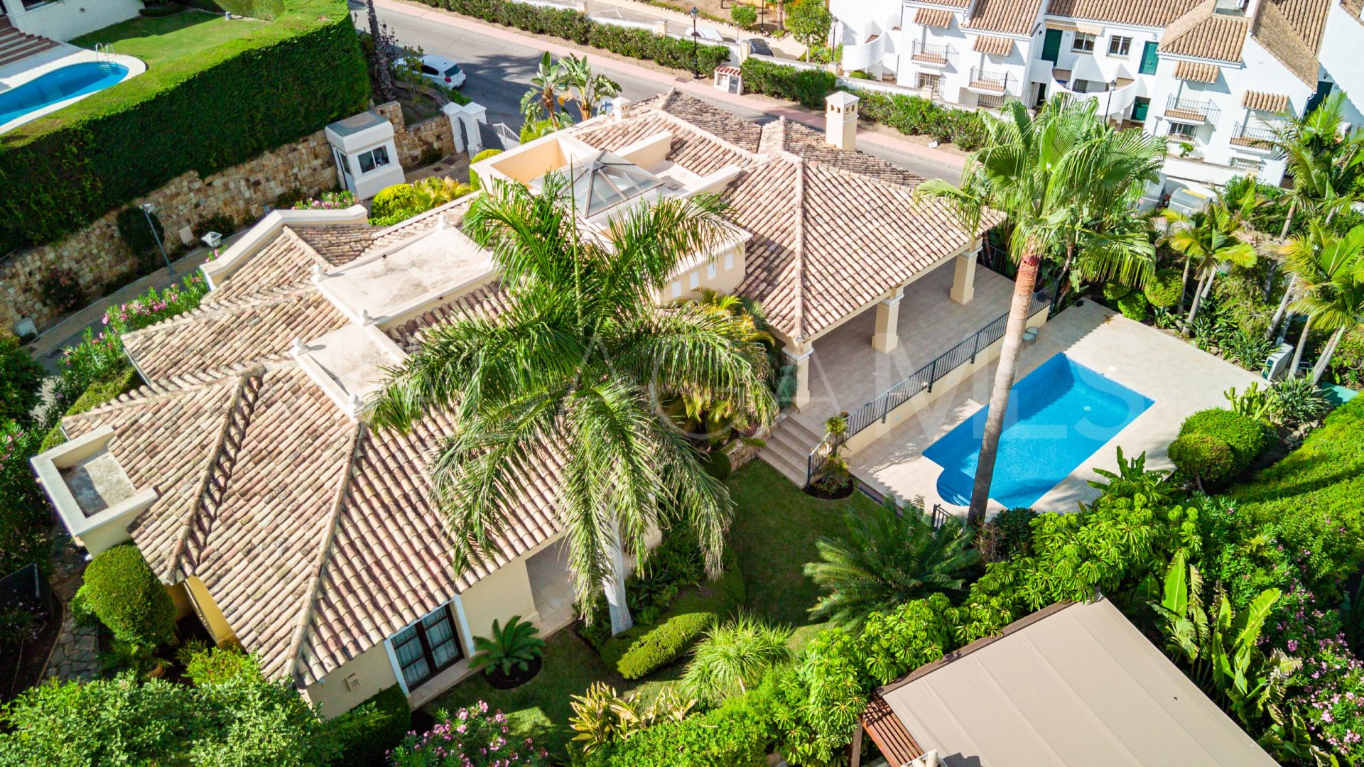 Nueva Andalucia villa for sale