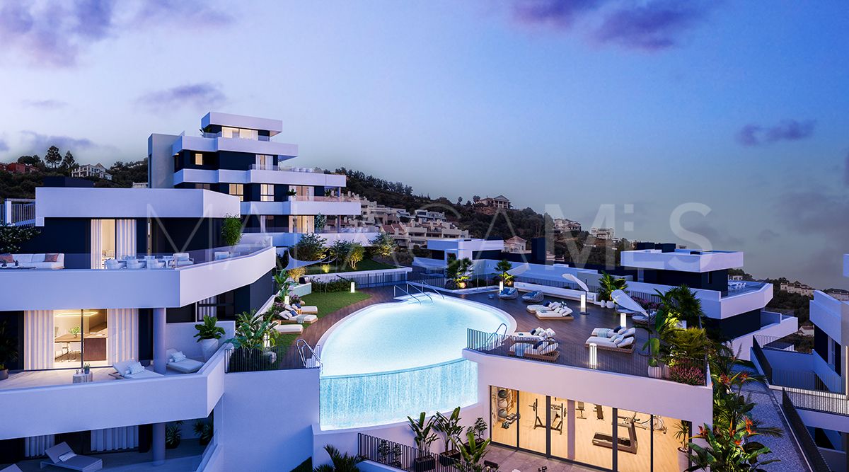Duplex penthouse for sale in Los Altos de los Monteros with 3 bedrooms