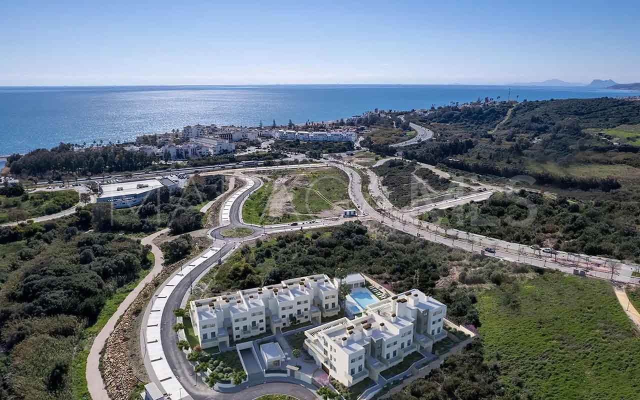 3 bedrooms Estepona West ground floor apartment for sale