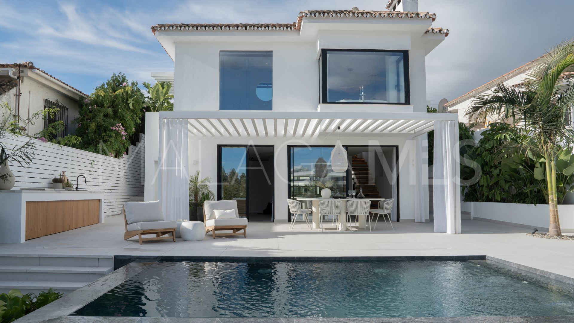 Villa with 5 bedrooms for sale in Nueva Andalucia