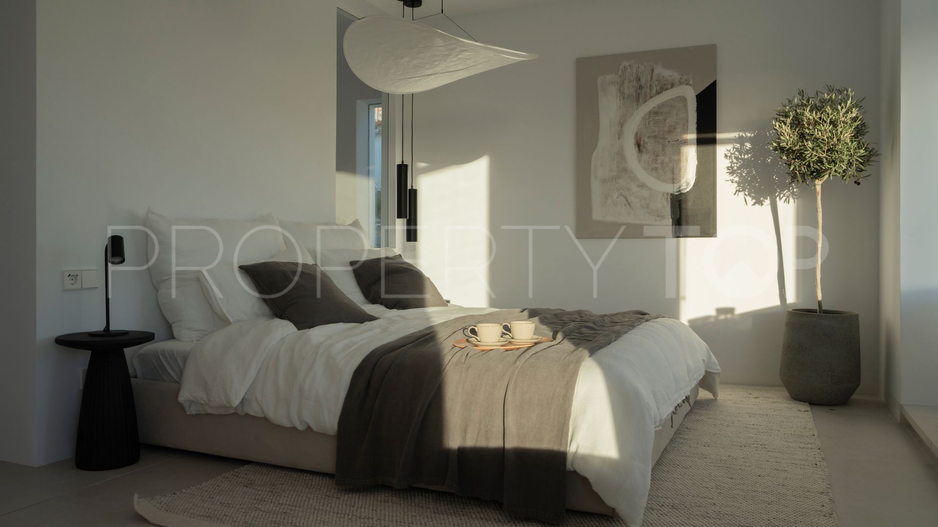 Se vende villa de 5 dormitorios en Nueva Andalucia