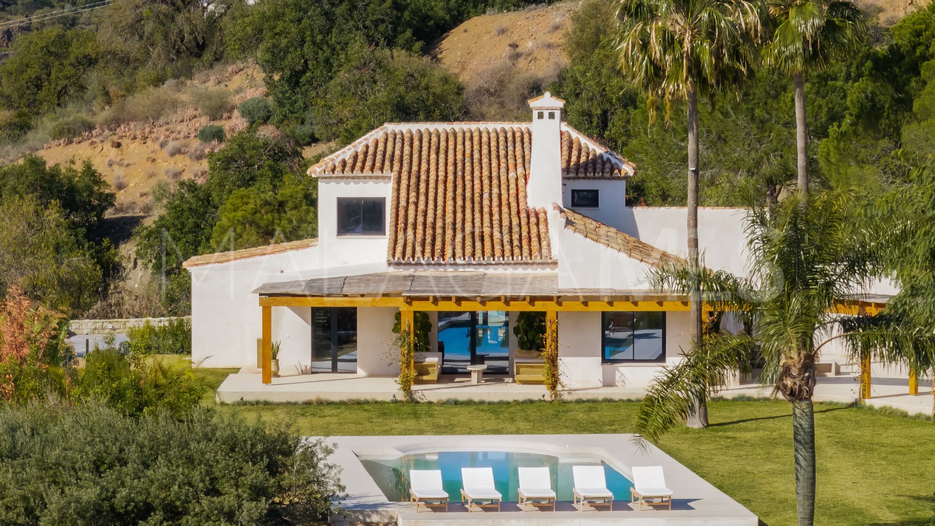 Villa for sale in Estepona Hills