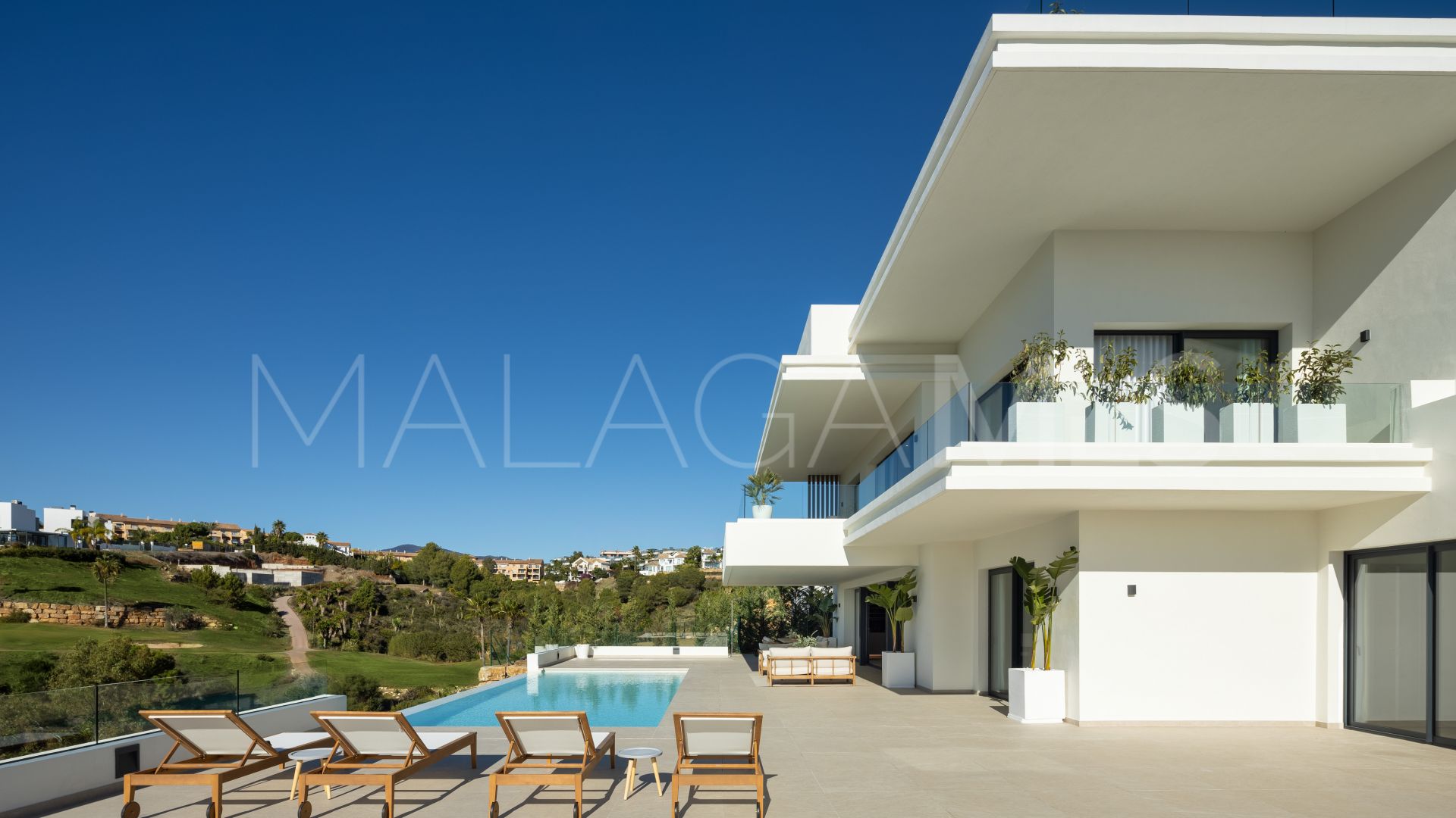 Buy villa with 5 bedrooms in La Resina Golf