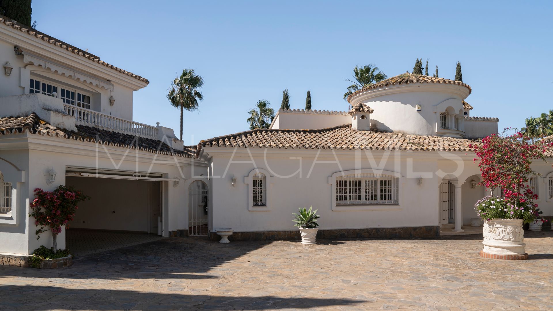 For sale El Paraiso villa with 4 bedrooms