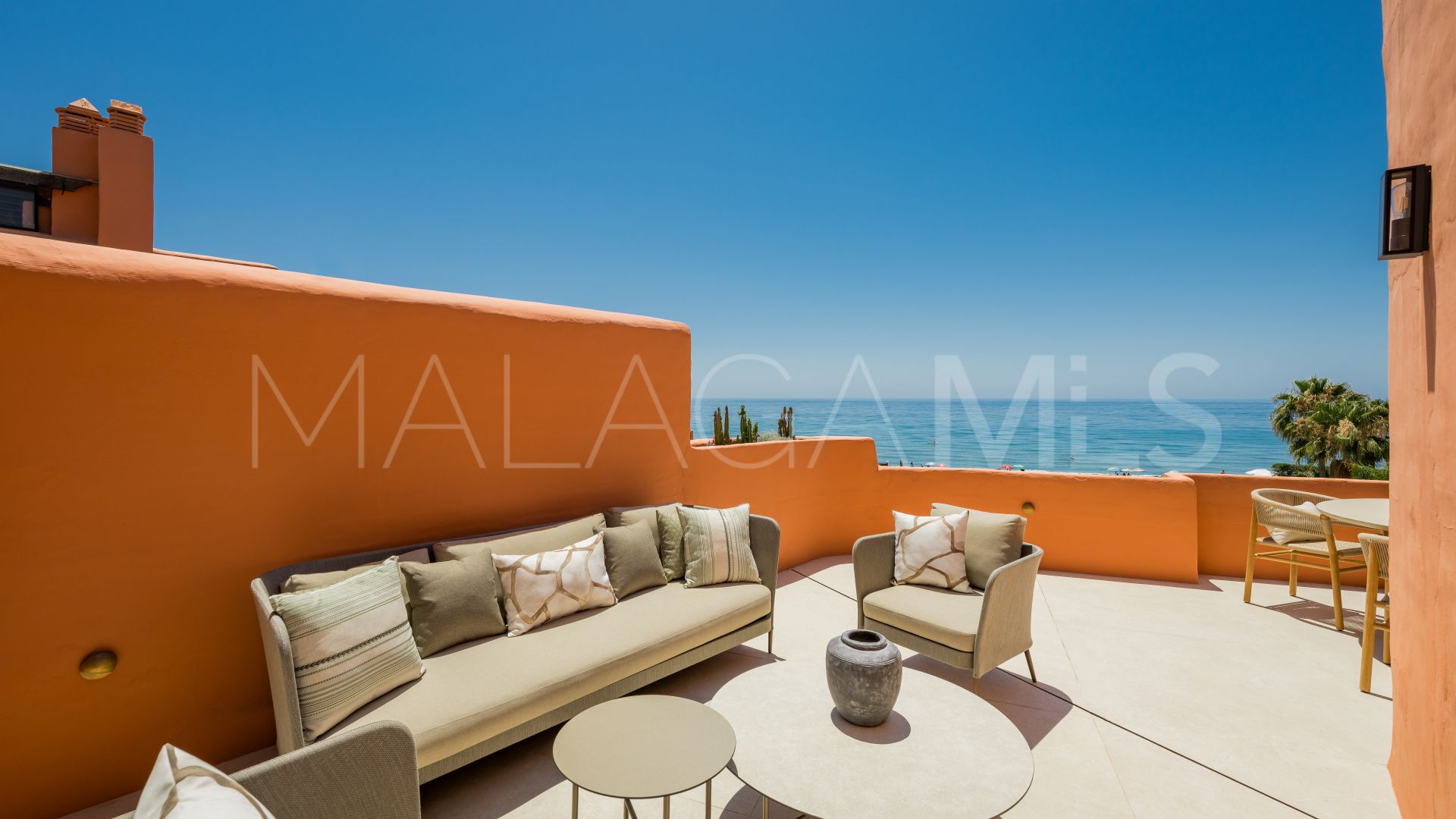 Duplex penthouse for sale in La Reserva de los Monteros