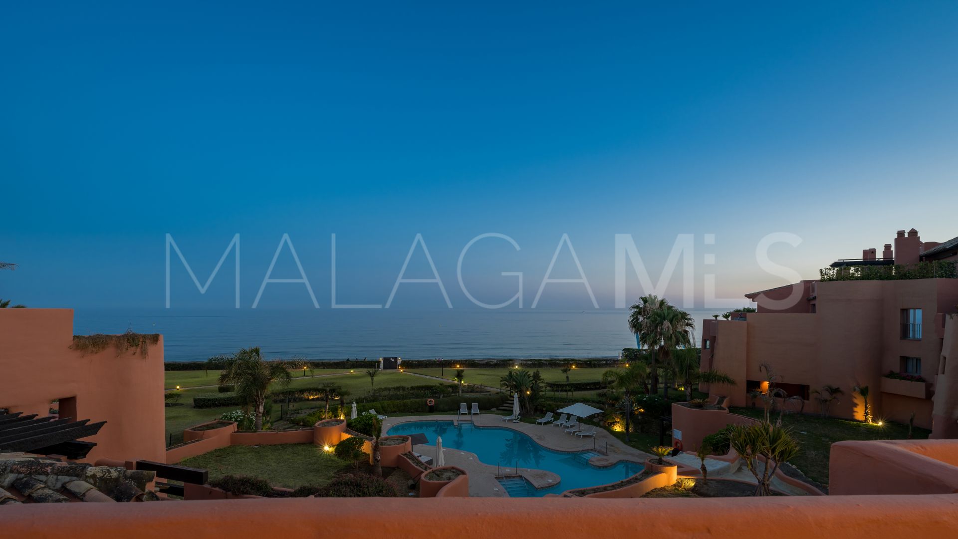 Duplex penthouse for sale in La Reserva de los Monteros