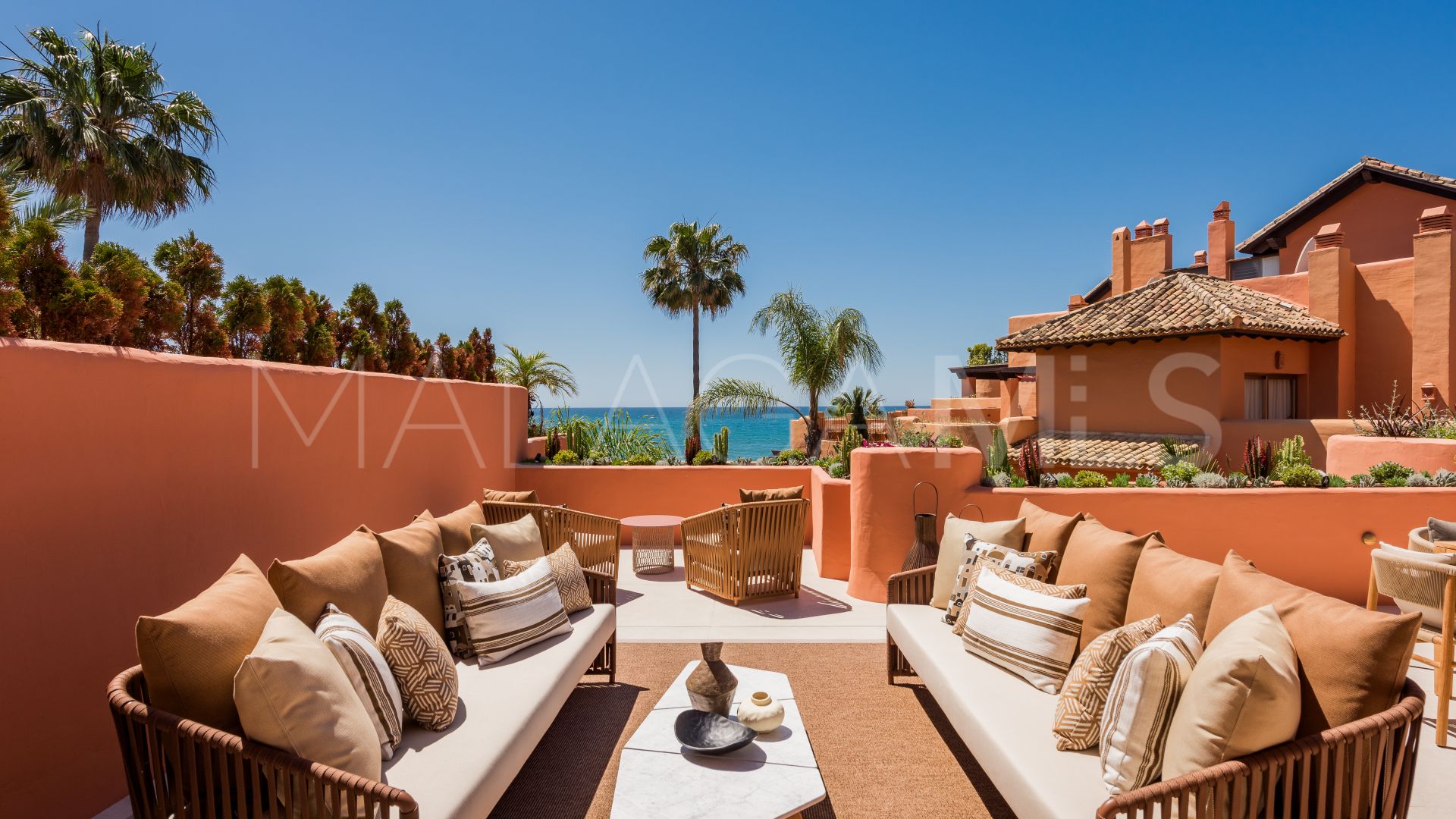 Duplex penthouse with 4 bedrooms for sale in La Reserva de los Monteros