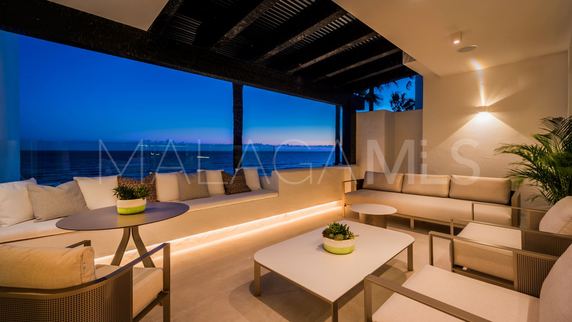 Marina de Puente Romano, atico duplex with 4 bedrooms a la venta